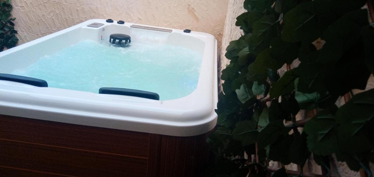 Apartamentos El Arenal Acebo Ngoại thất bức ảnh